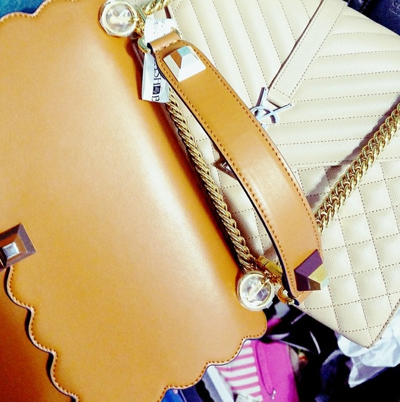 Fendi small kan I nude - Picture 3 of 8